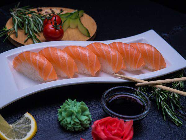 Sushi & Susi - Суши с лососем