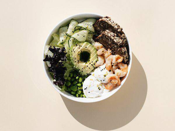 Гнездо - Авокадо завтрак с креветками