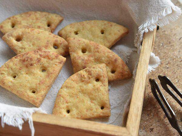 Традиция. Ремесленный хлеб - Крекер Сырный