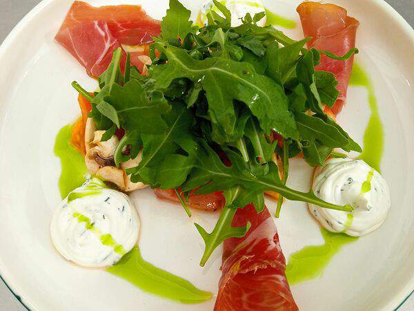 Santa Mozzarella - Руккола, парма, трюфель