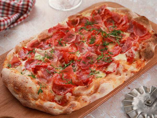 Pinzeria by Bontempi - Пинца Мясная