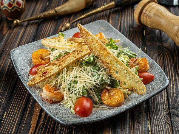 Мимино - Салат Цезаридзе с креветкой