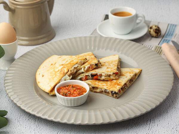 Гранд Буфет - Кесадилья с курицей