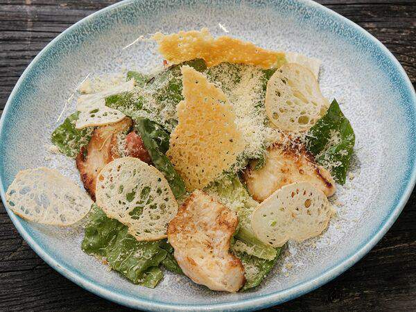 Caravaggio - Салат Цезарь с курицей