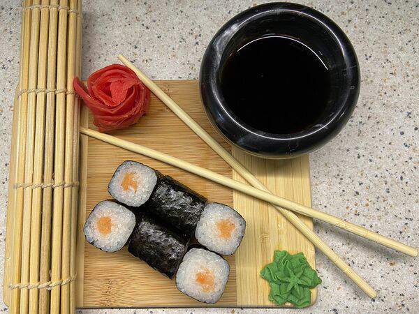 Скушай Суши - Ролл Сяке маки