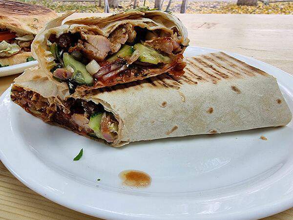 Шаурма по-кавказски - Богатырская шаурма в сырном лаваше