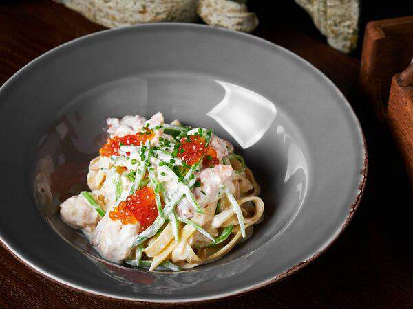 ПЕРСОНЫ - Паста с копченой семгой и красной икрой