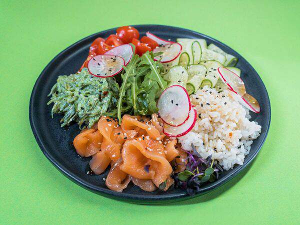 Take Eat Easy - Боул с лососем с соусом Тайский