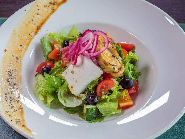 Hosper Hops Pub - Салат Греческий с печеным яблоком