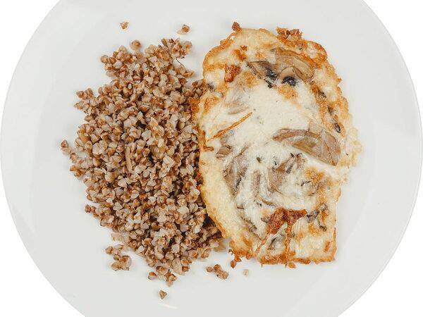 Петрушка - Отбивная из курицы с грибами и гарнир