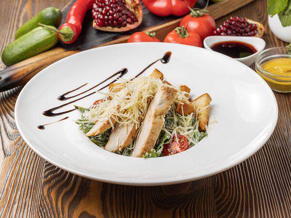 Белуга - Салат Цезарь с курицей