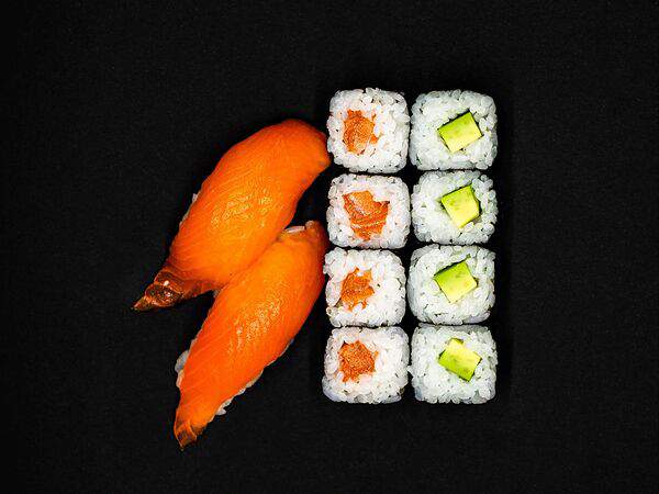 Mr Khan - Ассорти с лососем