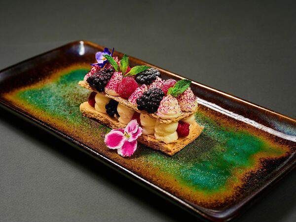 Terrace - Мильфей с маскарпоне и свежими ягодами