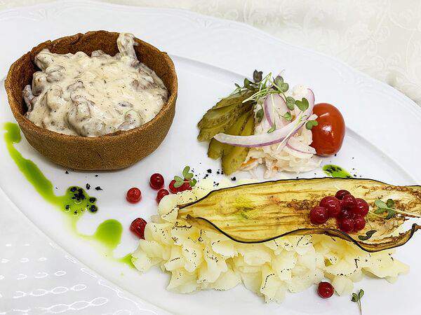 Васнецовъ - Бефстроганов в сливочном соусе