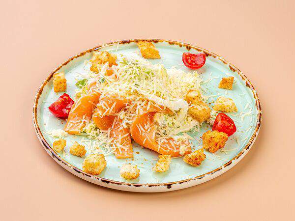 Столовая Розмарин - Салат Цезарь с семгой