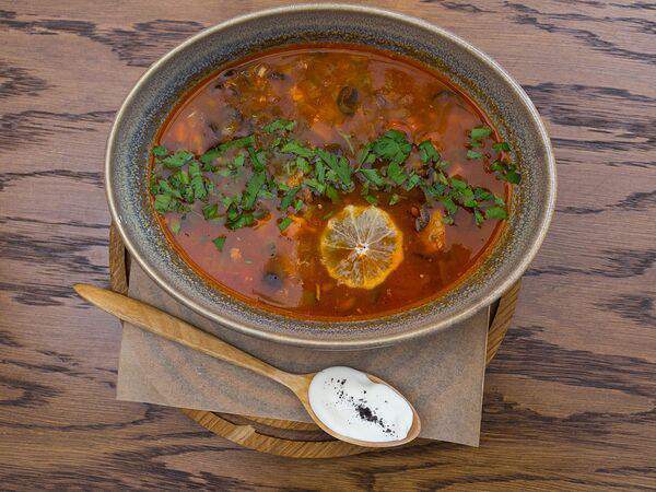 Столица деревень - Калья мясная на огуречном рассоле со сметаной и лимоном