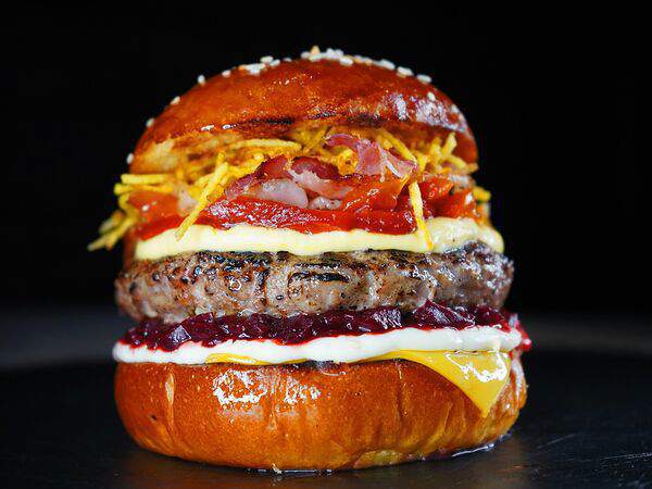 Крафт-кафе Вжарим - Бургер Beef с мраморной говядиной