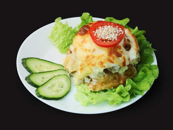 Ливан Хаус - Куриное бедро с грибами под сыром