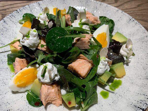 Lyric - Салат копченый лосось, авокадо