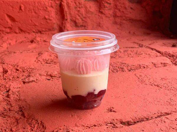 Street Market Food&Coffee - Десерт муссовый ягодный