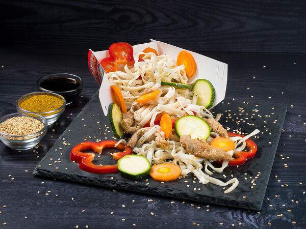 Redwok - Вок Курица Карри с молоком кокоса