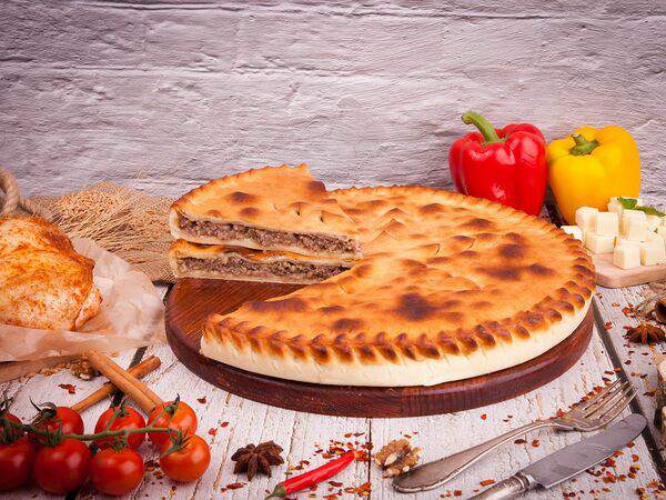 Осетинские пироги и пицца - Пирог с лососем и овощами