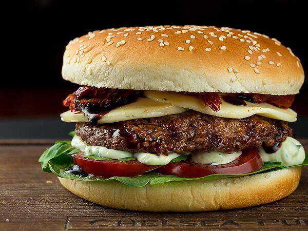 Челси паб - Луки Брази