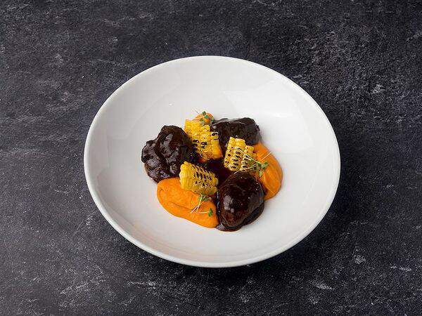 Arancino Restaurant - Оленина с запеченной кукурузой и бататом