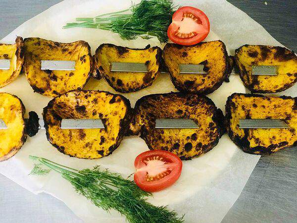 Мангал - Картофель с салом на углях