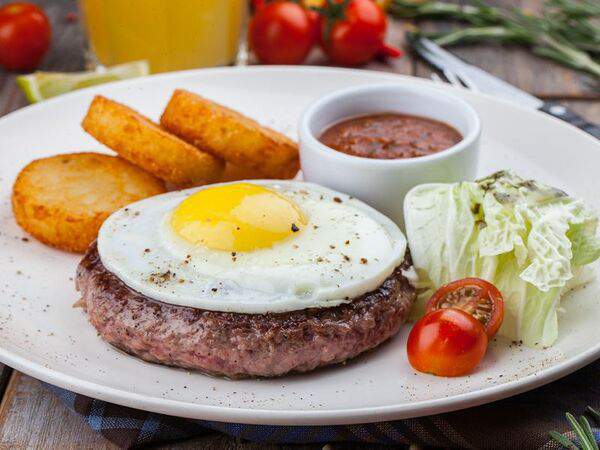 Grizzly Bar - Бифштекс с яйцом