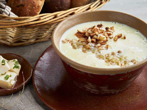 Толстый гусь - Картофельный суп с грибным тартаром и гренками