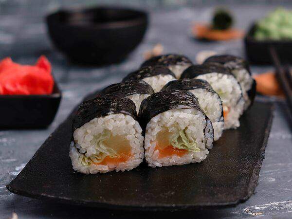 Суши кот - Ролл Лосось в ананасах