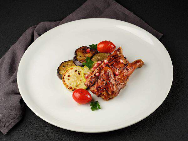 Stars - Цыплёнок корнишон на чёрном рисе с овощами гриль