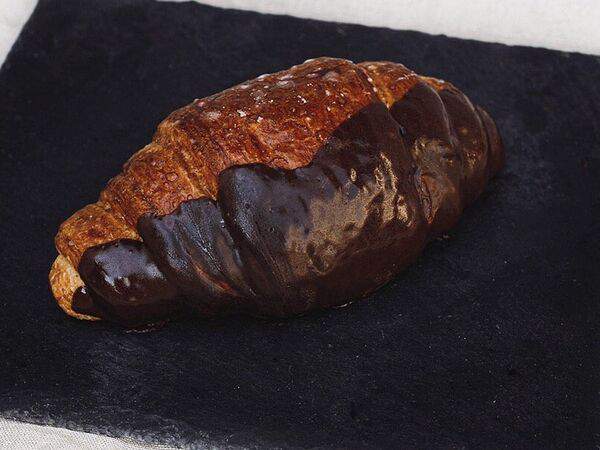 Poke dealer - Круассан с шоколадным кремом