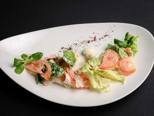 Урал Тау на Гоголя - Салат из копченой курицы