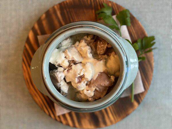 Хуторок на Пушкина - Мясо, запеченное в сметане