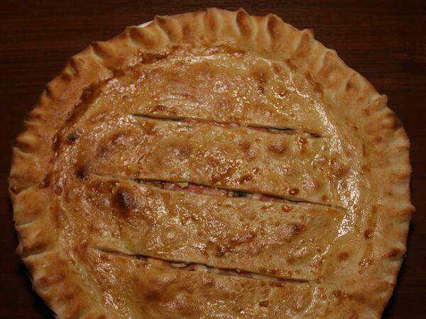 Ресторан Невидалия - Пирог с сёмгой, шпинатом и картофелем