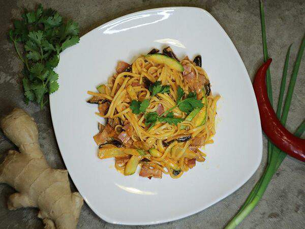 Сабай - Эпический Wok в сливочном соусе