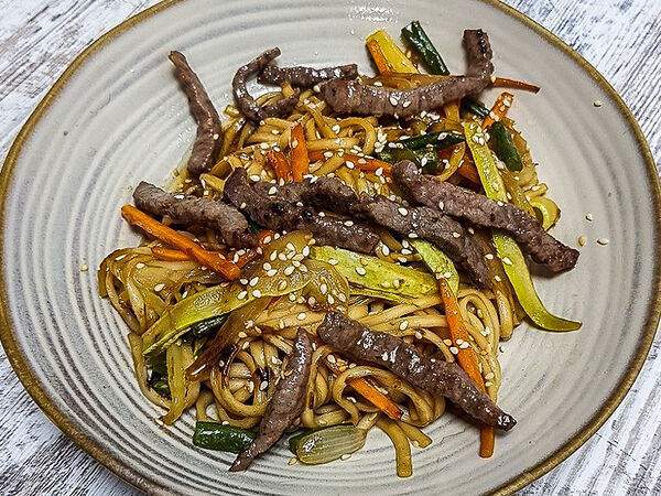 Wok & Roll - Вок с говядиной