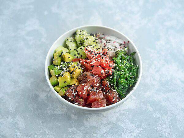 Umami Kitchen - Поке с тунцом, рисом и овощами