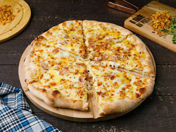 К папе на Pizza - Карбонара с беконом