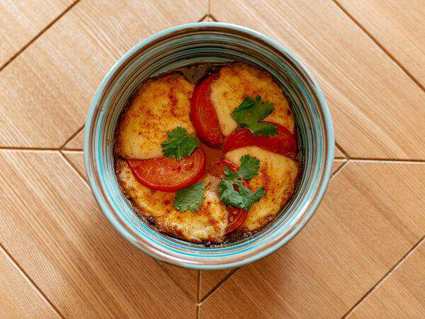 Хачапурия - Запеченный сулугуни с надуги и аджикой