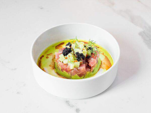 Гаврош - Тартар из тунца с кремом из авокадо