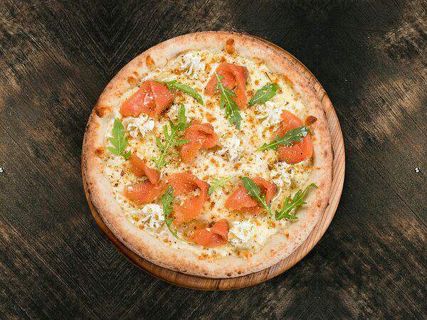 Костёр Пицца и Гриль - Пицца с лососем классическая