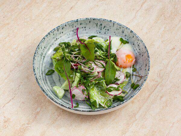 Утесов - Салат с редисом и яйцом пашот