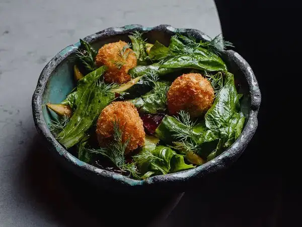 Томми Lee - Салат с крокетами из сыра и осьминога