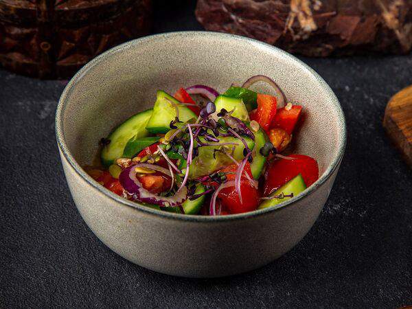 B3 - Салат с сезонными овощами