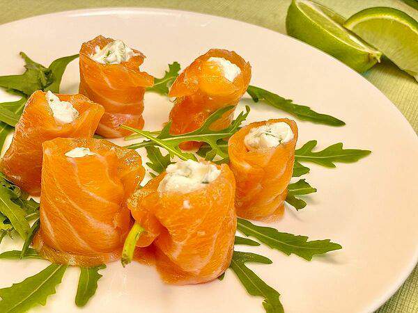 Loft cafe - Мини-роллы с лососем