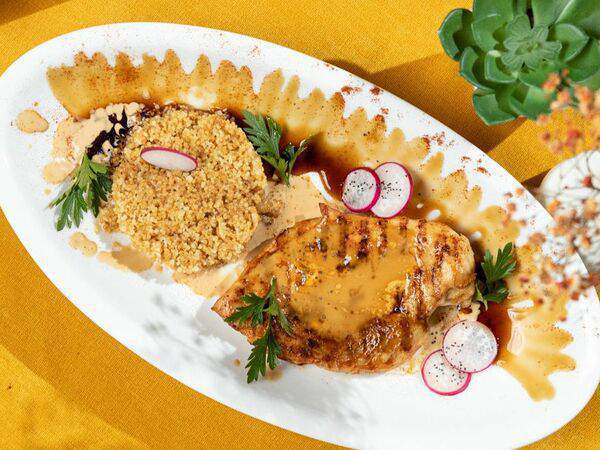 Бекон Restobar - Куриное филе с кускусом