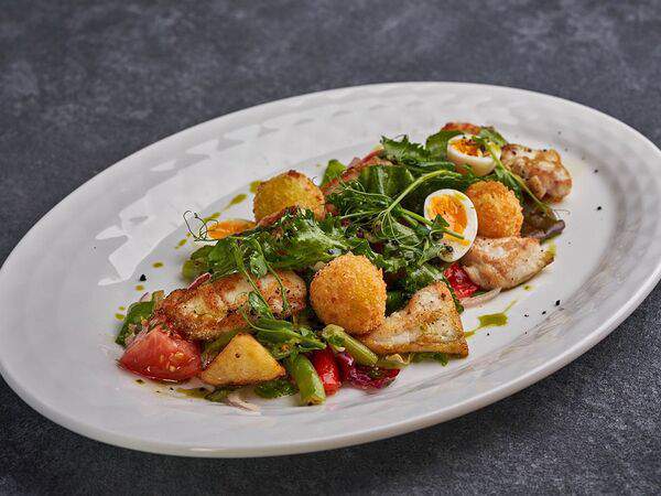 Булгур - Салата с калкан и крокет от дроб от треска